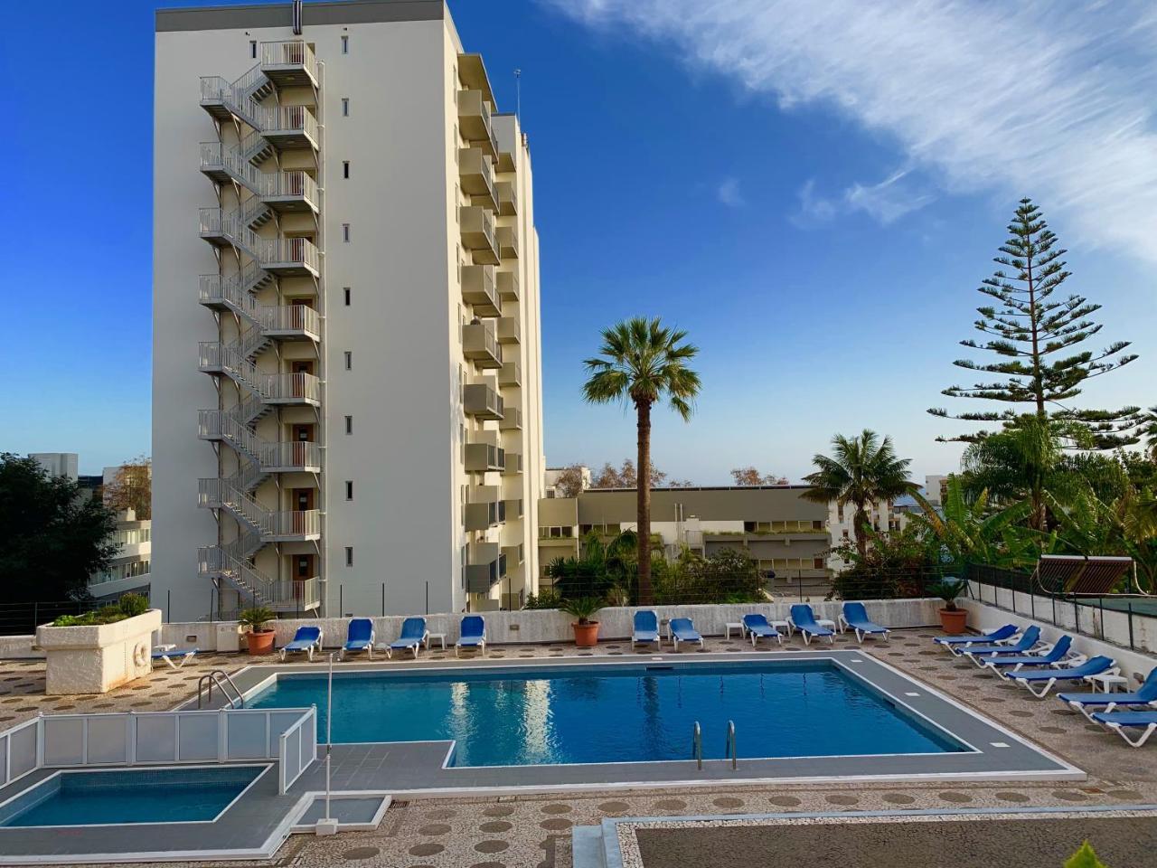 Black & White By Madeira Sun Travel Apartamento