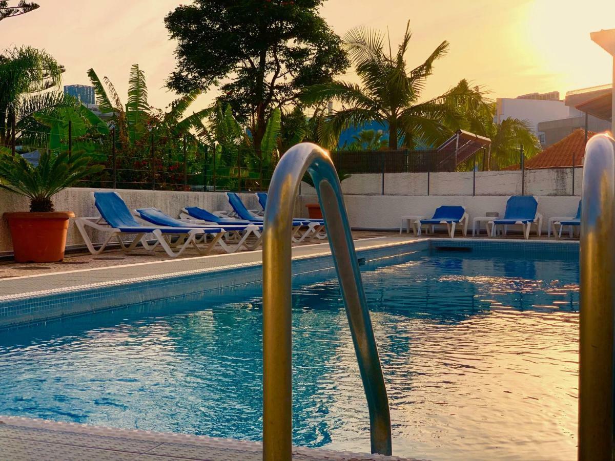 Black & White By Madeira Sun Travel Apartamento *